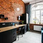 Loft Center Apartments- Parking, Wifi, 24h Check-in Wrocław