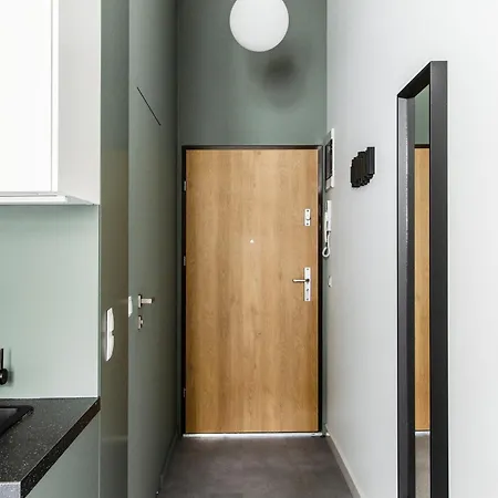 Loft Center Apartments- Parking, Wifi, 24h Check-in Apartament *